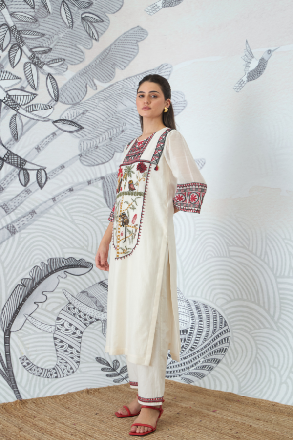 IVORY EMBROIDERY PANTS