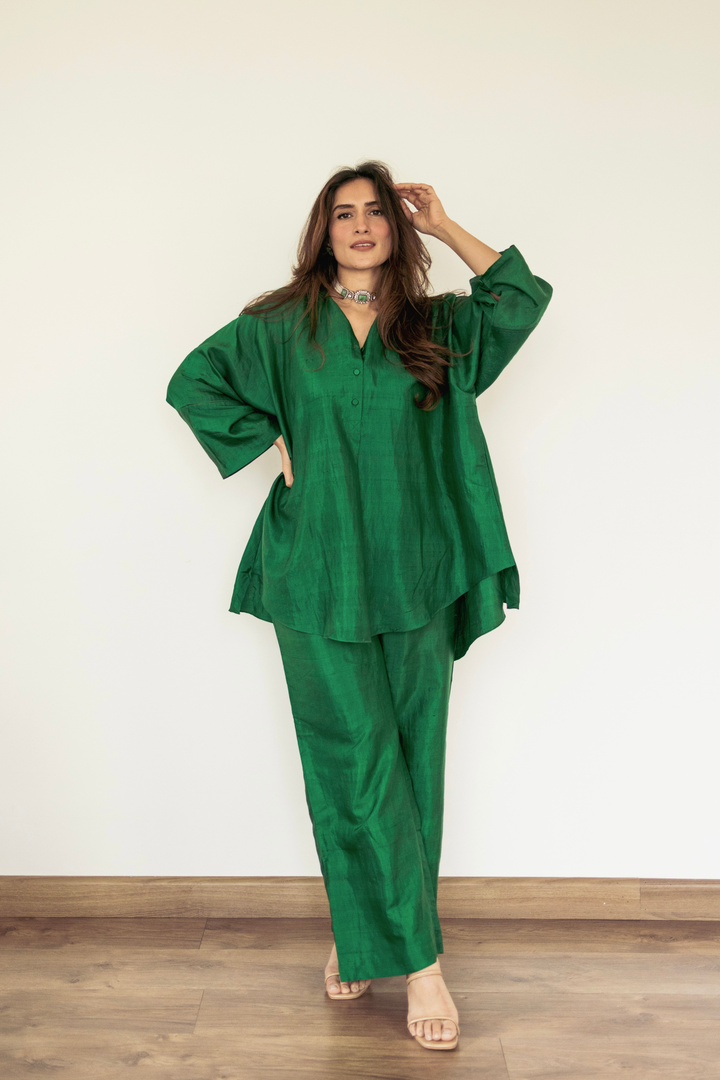 Urmi Daga in Our Ira silk Co-ord set