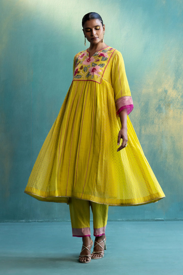 Dil-kash Yellow Chanderi Front and Back Floral embroidery with side pleats and polkas Kurta set