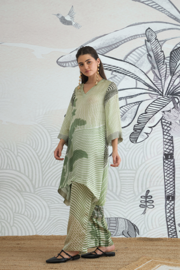 GREEN TEXTURE HIGH LOW TUNIC TOP
