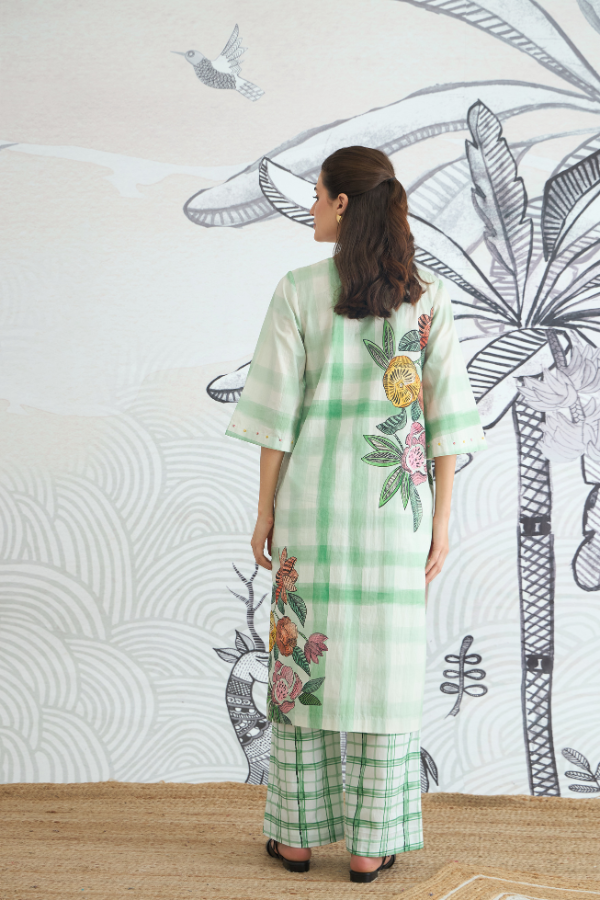 GREEN CHECK FLOWER PLACEMENT KURTA