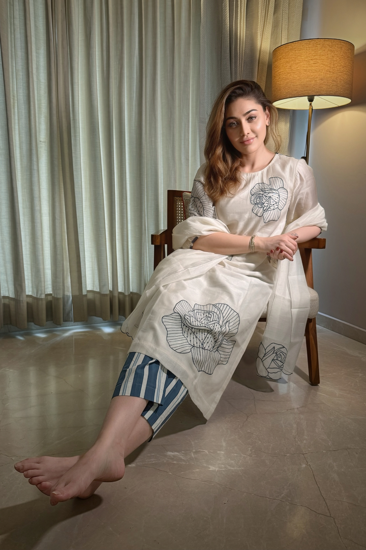 ROSE BALLAD: BLUE THREE BOLD ROSE EMBROIDERED KURTA SET