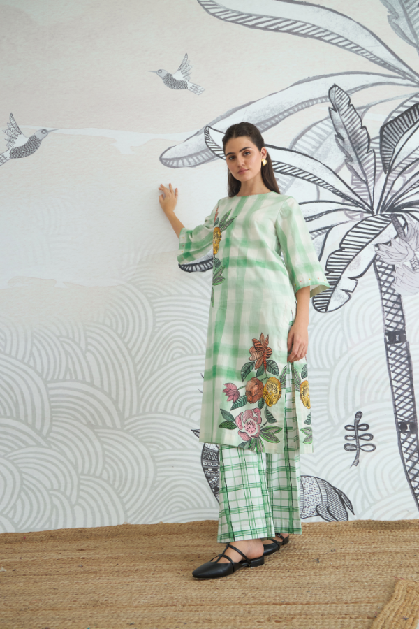 GREEN CHECK FLOWER PLACEMENT KURTA