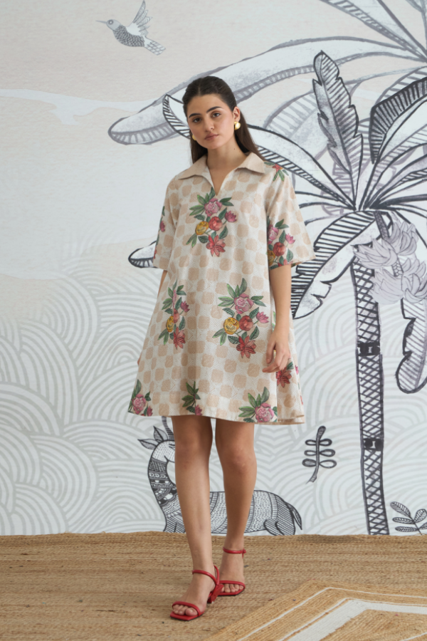 BEIGE CHECK FLOWER BOX PLEAT DRESS