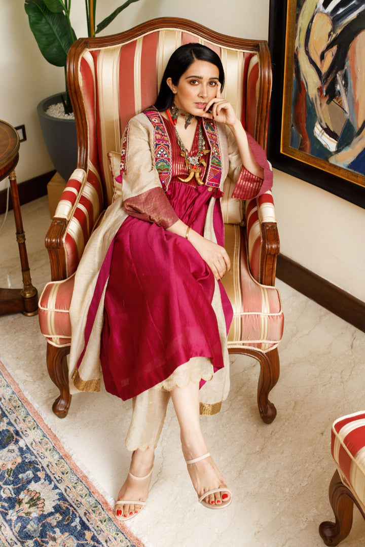 PADMAVAT-BEIGE HANDWOVEN TISSUE CHANDERI JACKET SET