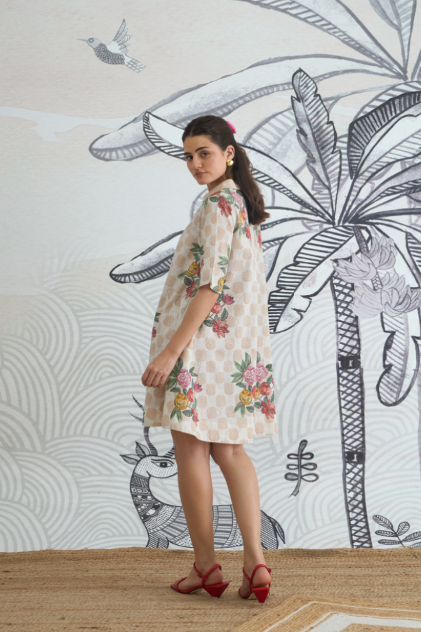 BEIGE CHECK FLOWER BOX PLEAT DRESS