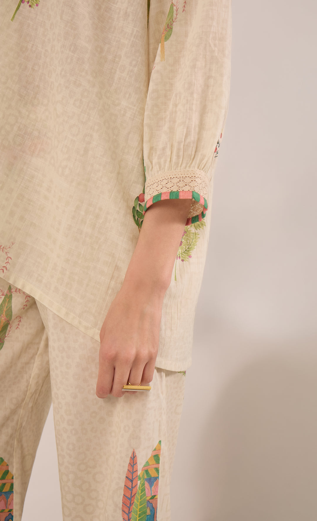 GULPOSH: RAGLAN SLEEVE TOP