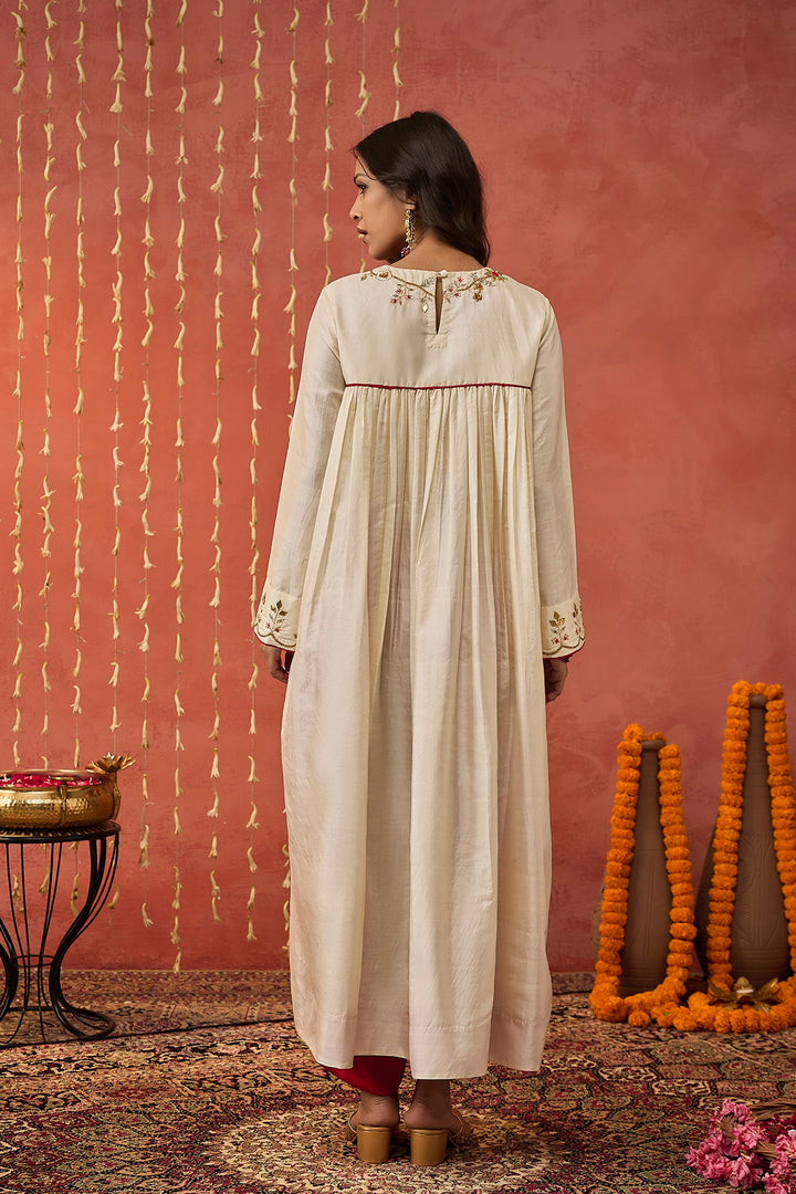 GEHNA:  IVORY SILK EMBROIDERED KURTA SET