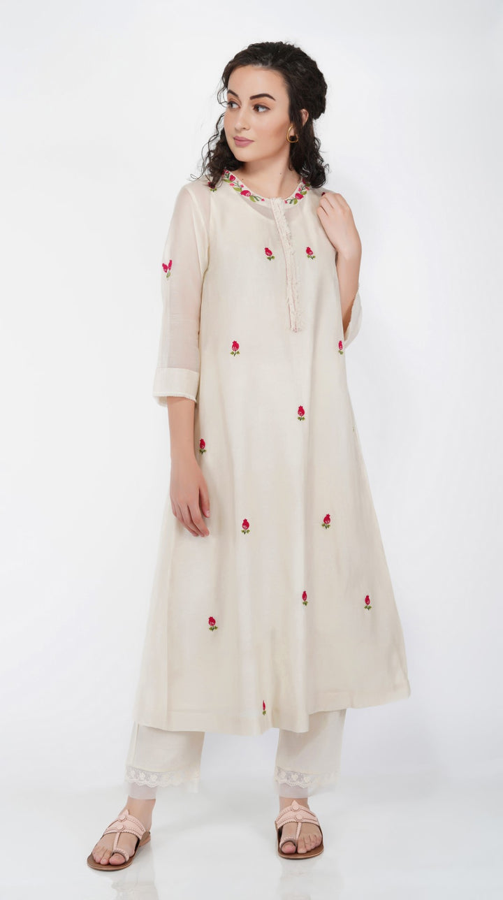 SAAWAN- IVORY CHANDERI HAND EMBROIDERY KURTA SET