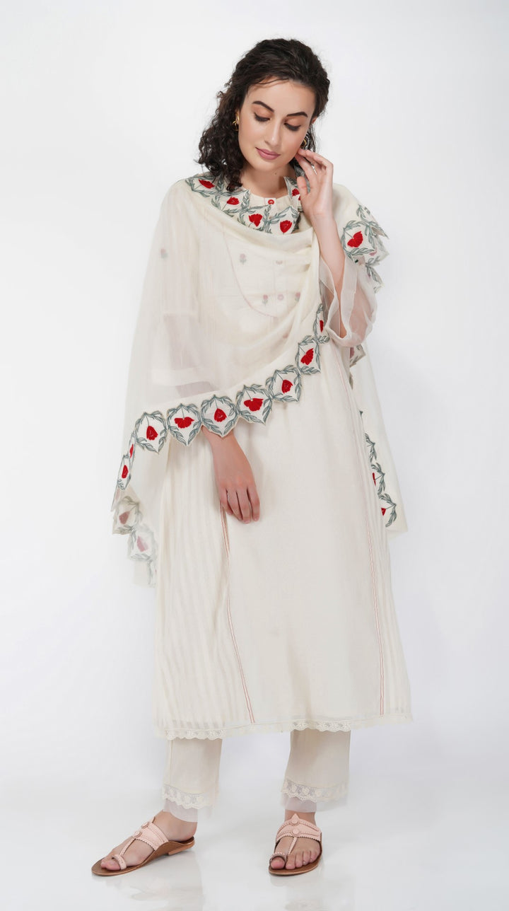 SAAWAN- CREAM CHANDERI ROSE YOK KURTA SET