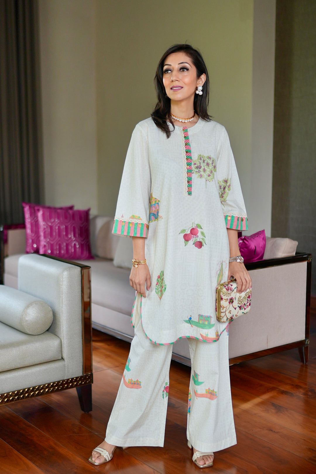 GULPOSH: COTTON V-NECK COORD SET