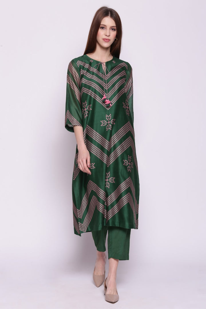 EMERALD GREEN CHANDERI CHEVRON BANDHANI PRINT KURTA