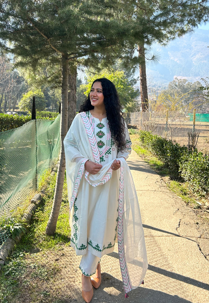 IVORY TEMPLE PANT