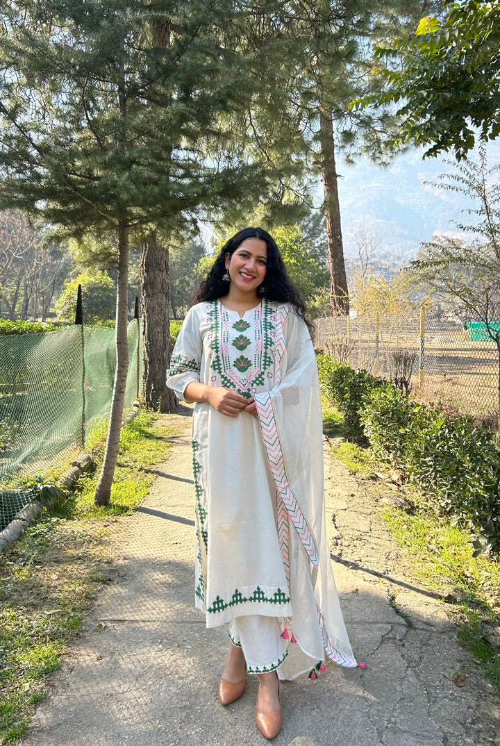 IVORY TEMPLE PANT