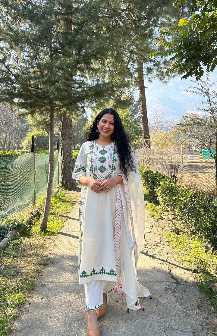IVORY TEMPLE PANT