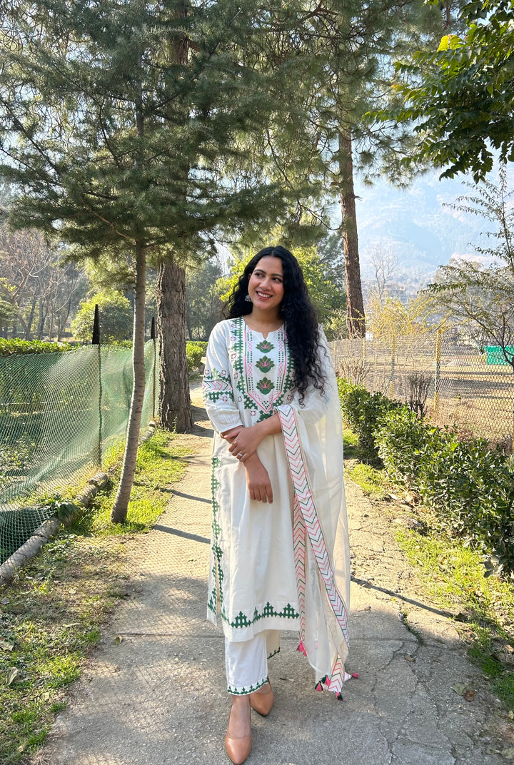 IVORY TEMPLE PANT