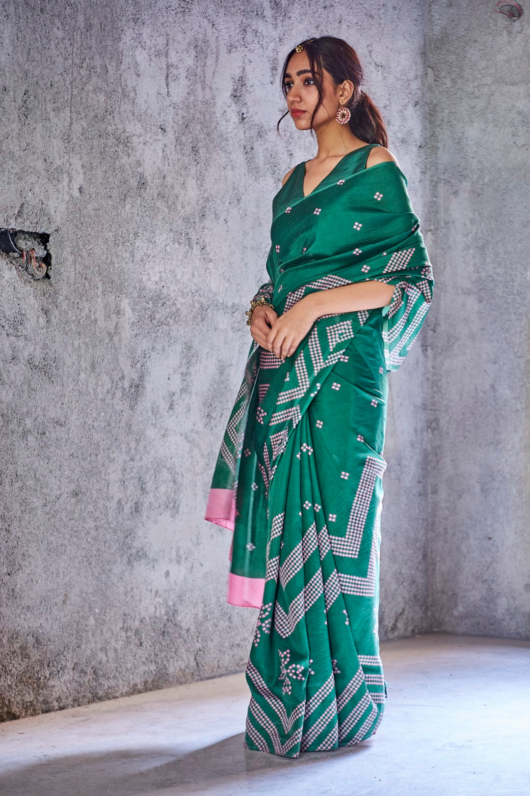 EMERALD GREEN SILK CHEVRON BANDHANI PRINT PANNA SAREE WITH EMERALD SILK BLOUSE