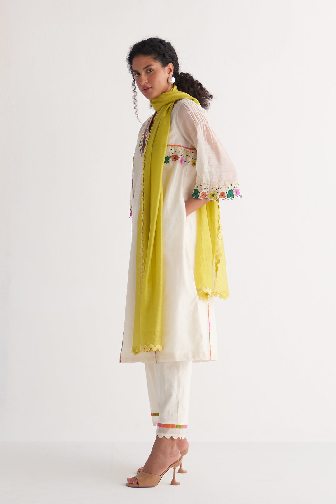 Ivory Floral Applique Streak Tape Kurta with Pants and scalloped Dupatta