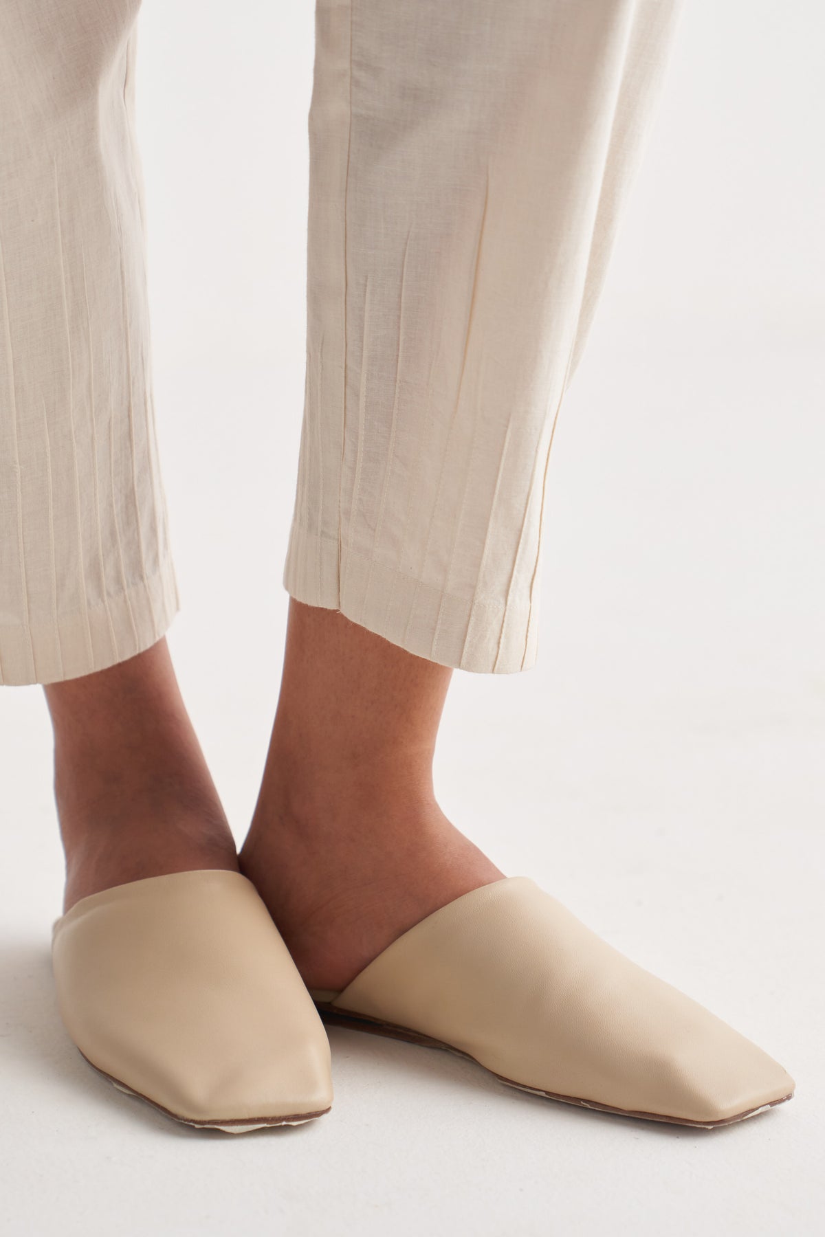 Multihued Gardenia Couching yoke Cape with Pintuck Pants