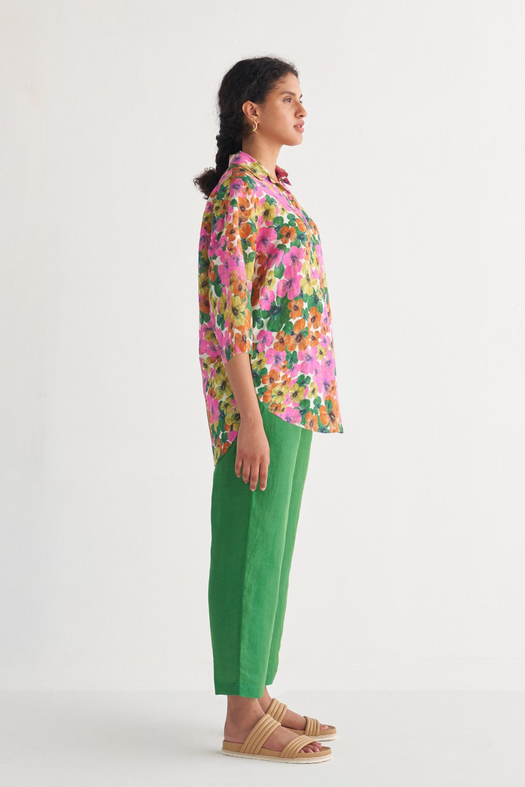 Multihued Gardenia Shirt with Green pants