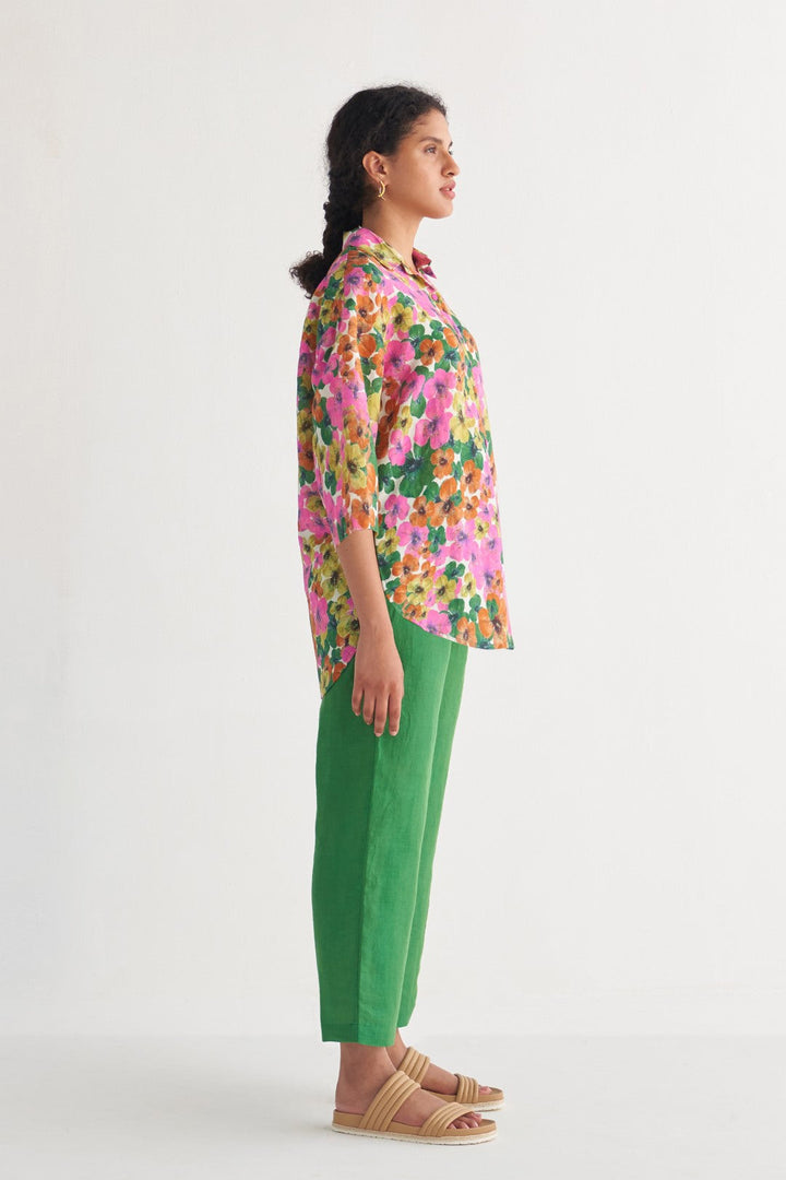 Multihued Gardenia Shirt with Green pants
