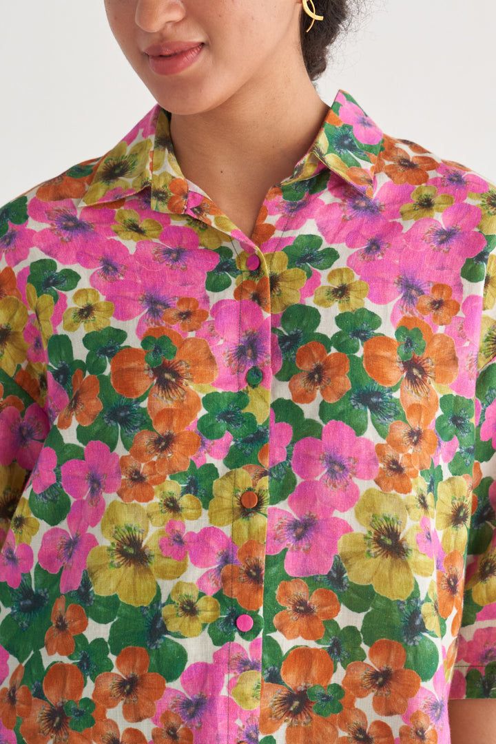 Multihued Gardenia Shirt with Green pants