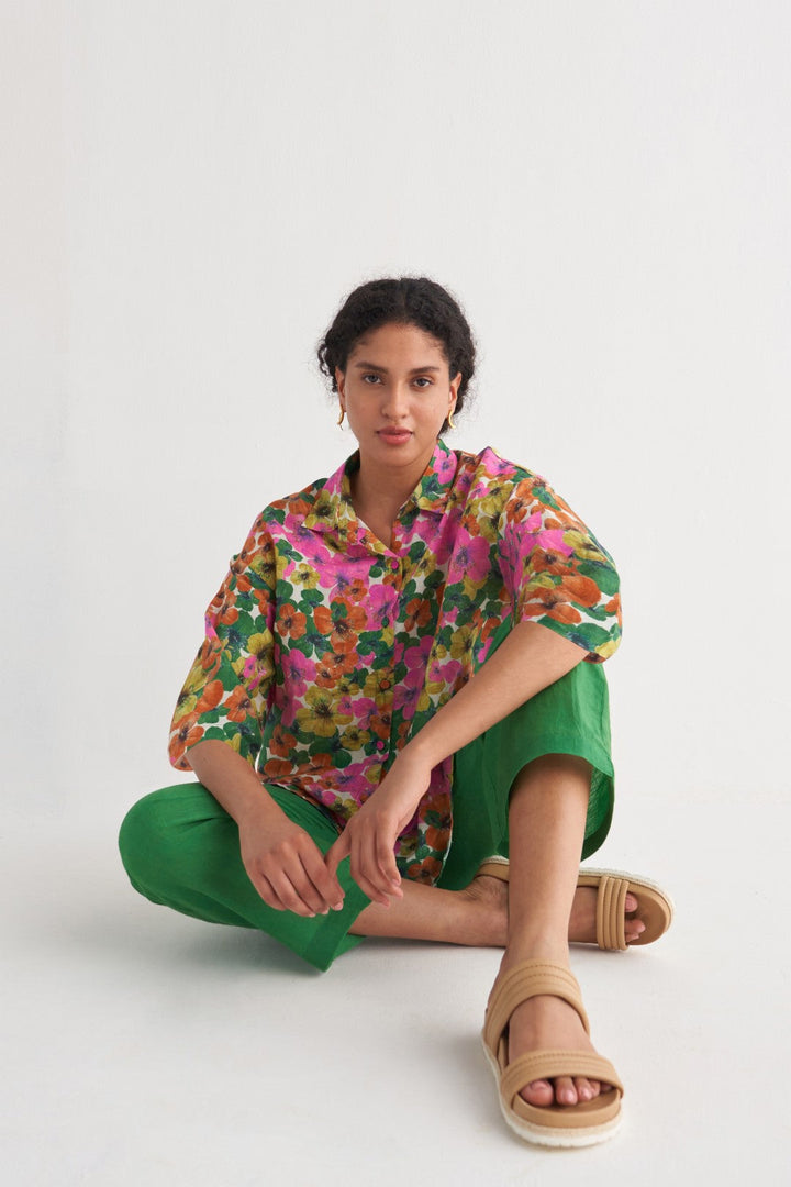 Multihued Gardenia Shirt with Green pants