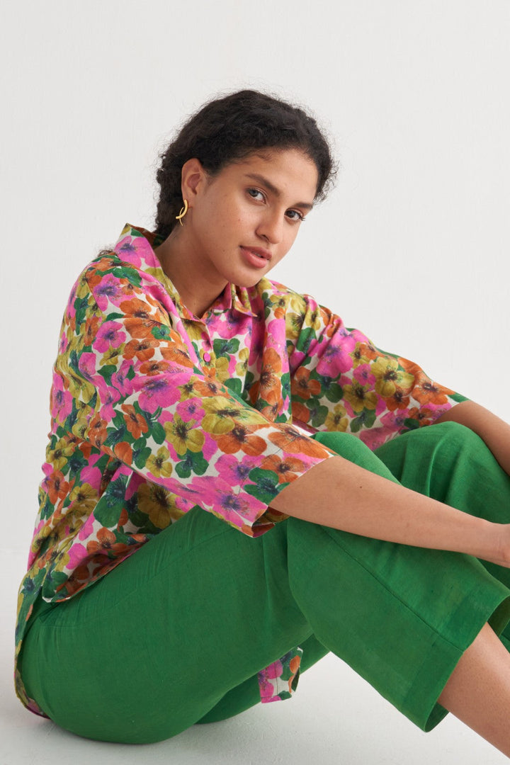 Multihued Gardenia Shirt with Green pants