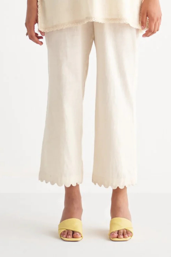 Off white pants with scallope lace
