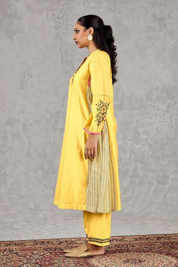 YELLOW ZIG-ZAG SIDE KALI KURTA