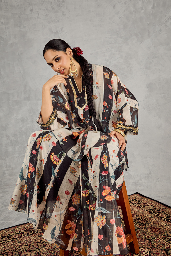 BLACK AND WHITE CHINTZ NAMAH TUNIC