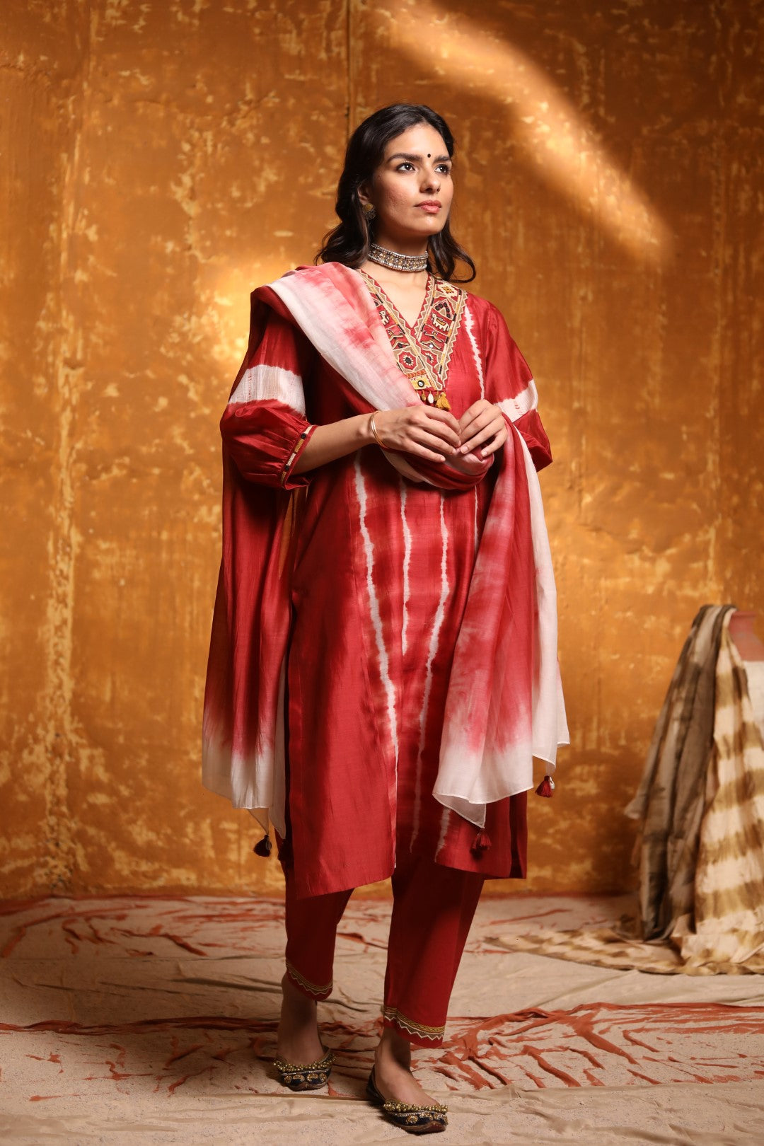 Maroon V-Neck Tie Dye Kurta Set