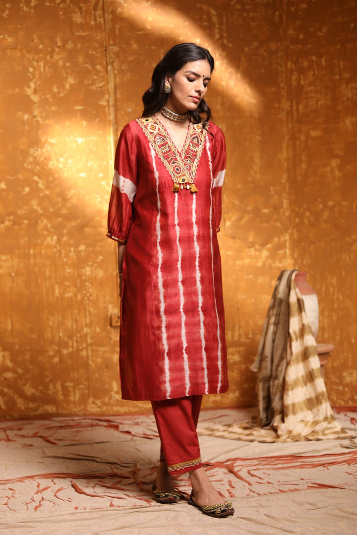 Maroon V-Neck Tie Dye Kurta Set