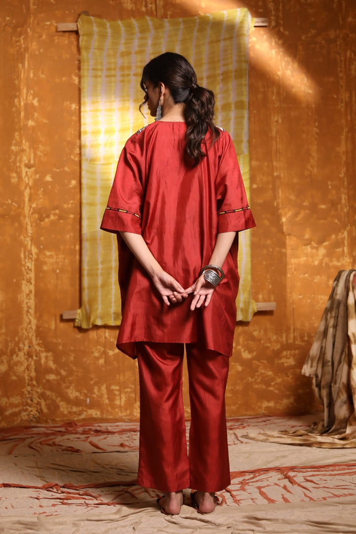 Maroon V-Neck Tribal Embrodiery Silk Cape With Pant