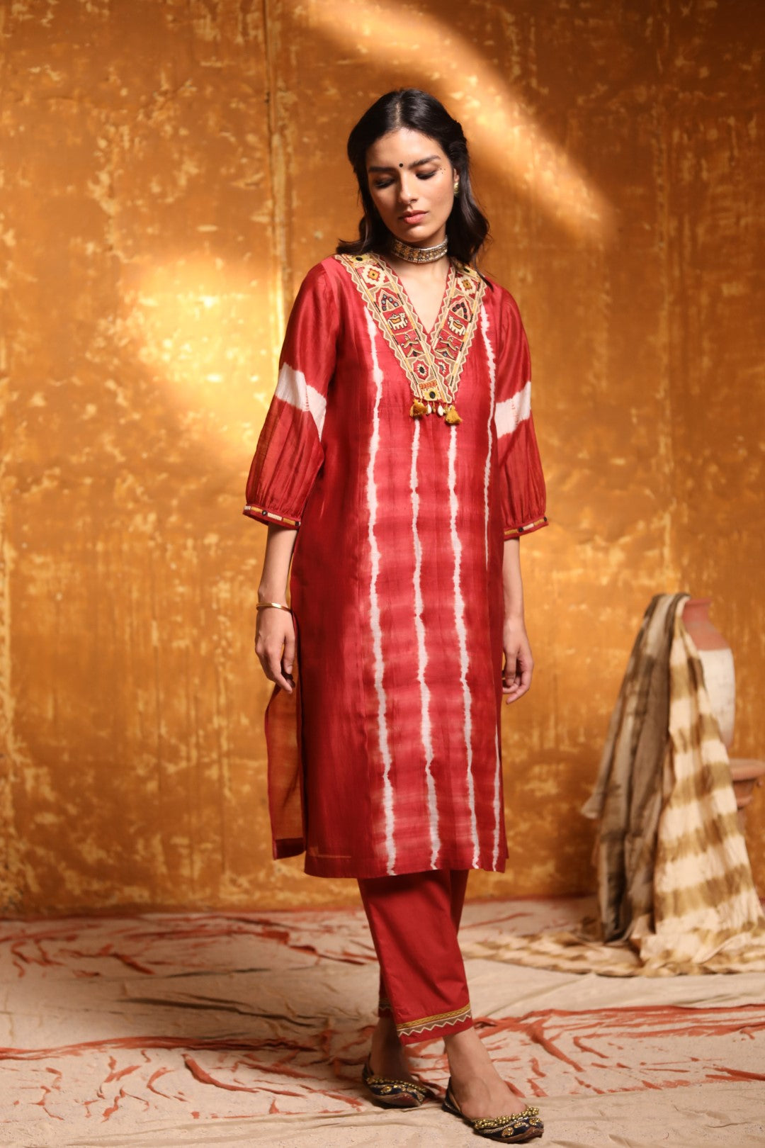 Maroon V-Neck Tie Dye Kurta Set