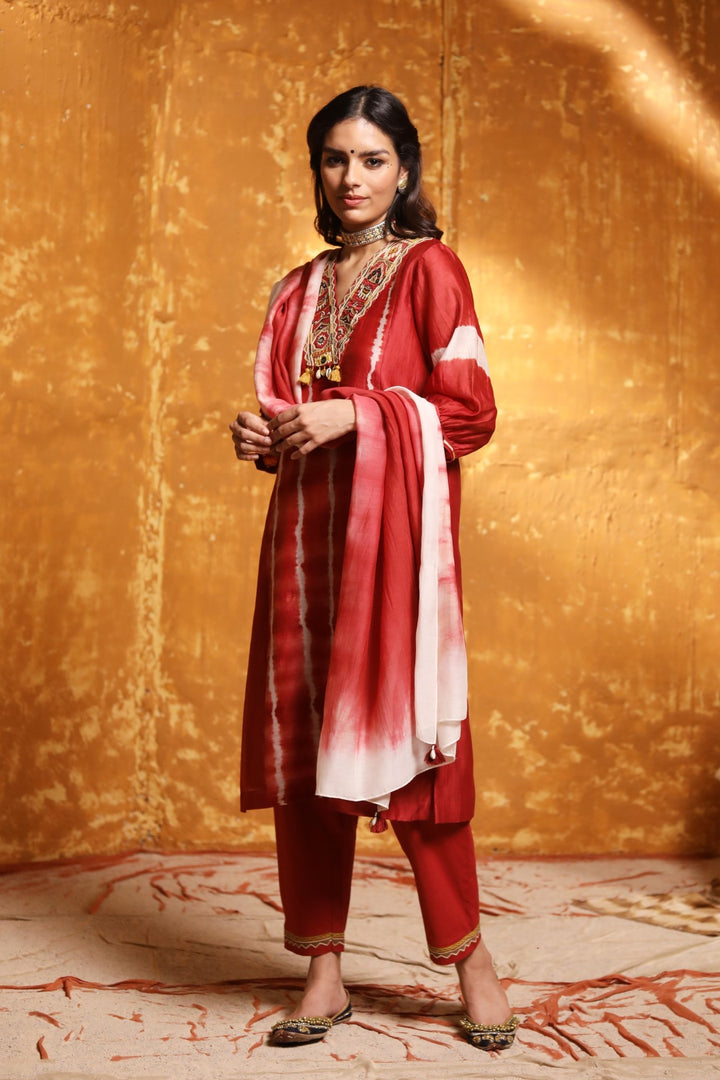 Maroon V-Neck Tie Dye Kurta Set