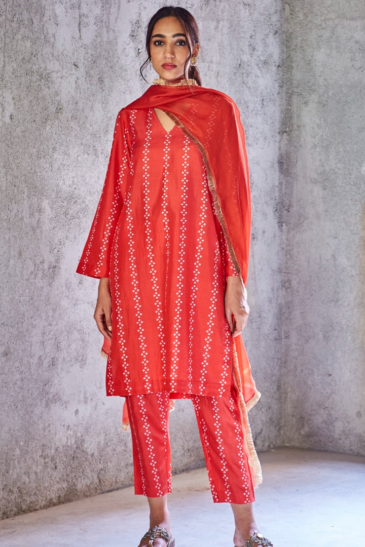 RED NATURAL SILK VERTICAL STRIPE BANDHANI PRINT KURTA SET