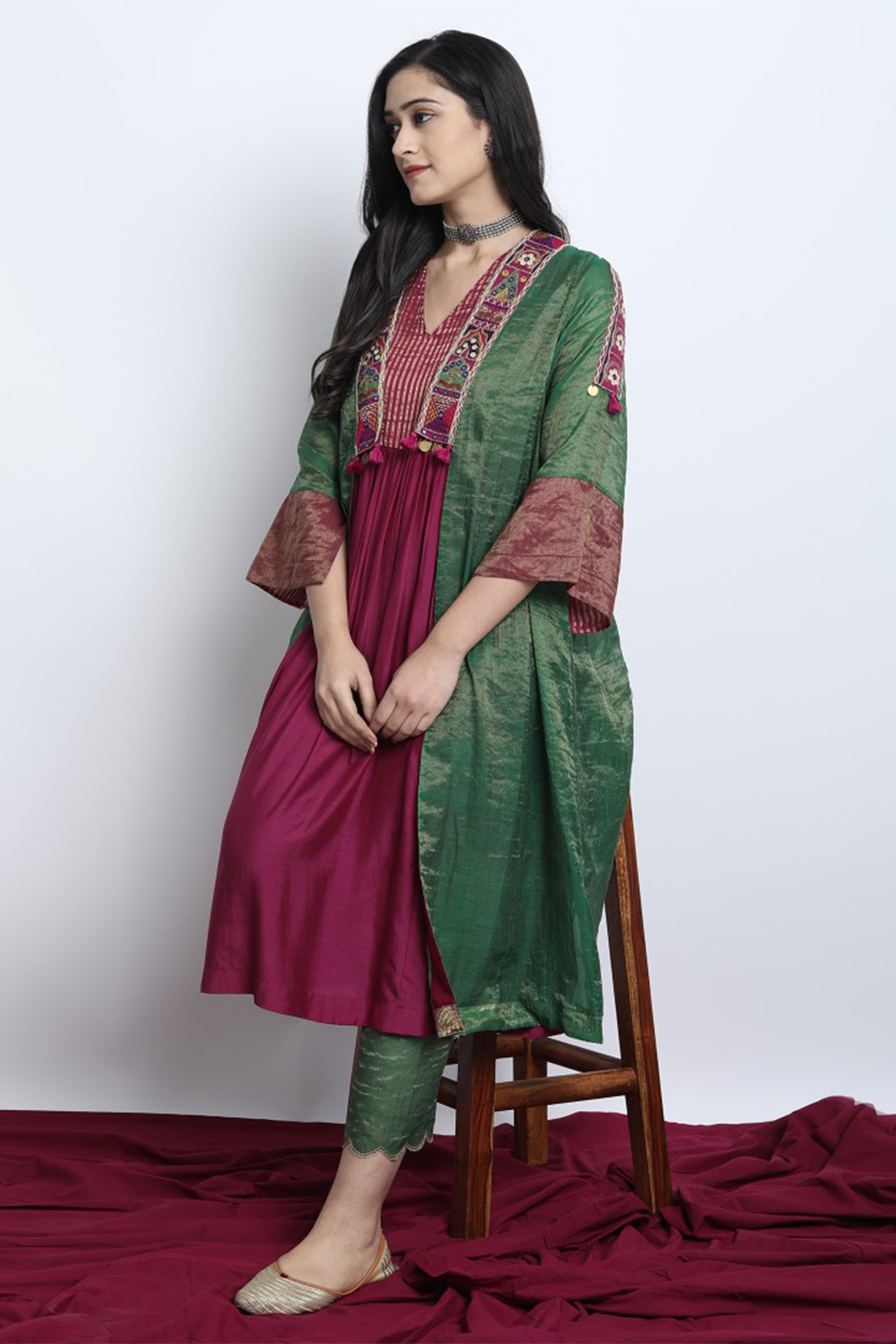 EMERALD GREEN CHANDERI EMBROIDERED PADMAVAT JACKET WITH GOLD YOK INNER