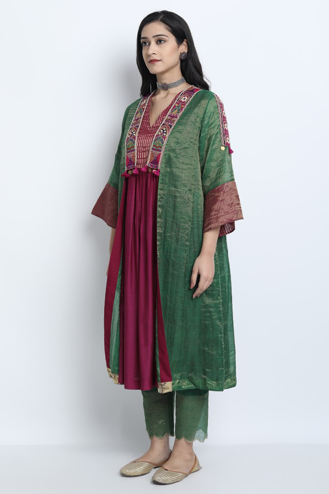 EMERALD GREEN CHANDERI EMBROIDERED PADMAVAT JACKET WITH GOLD YOK INNER