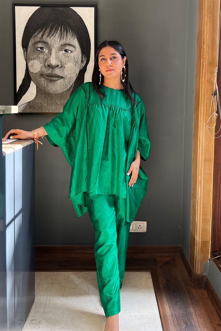 EMERALD GREEN SILK CAPE WITH PANTS