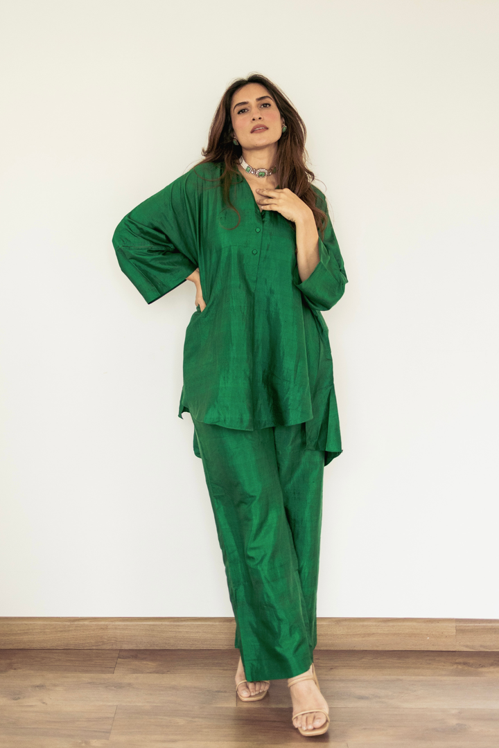 Urmi Daga in Our Ira silk Co-ord set