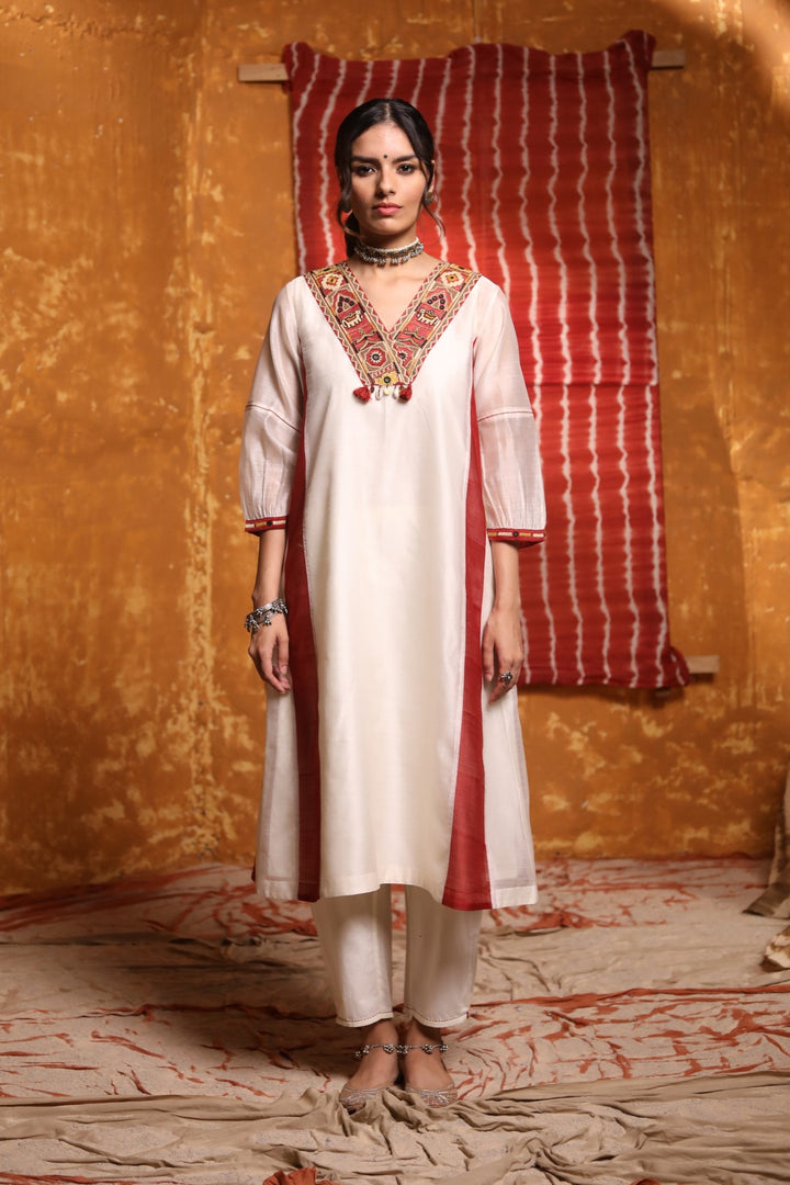 Color Block Tribal Embroidery Kurta Set