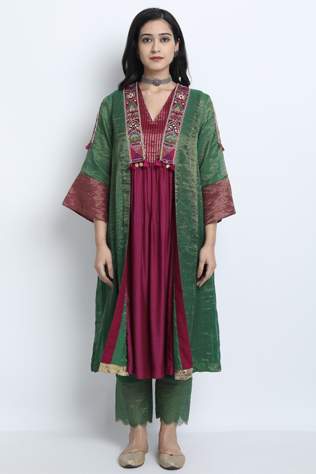 EMERALD GREEN CHANDERI EMBROIDERED PADMAVAT JACKET WITH GOLD YOK INNER AND TISSUE SCALLOP PANT