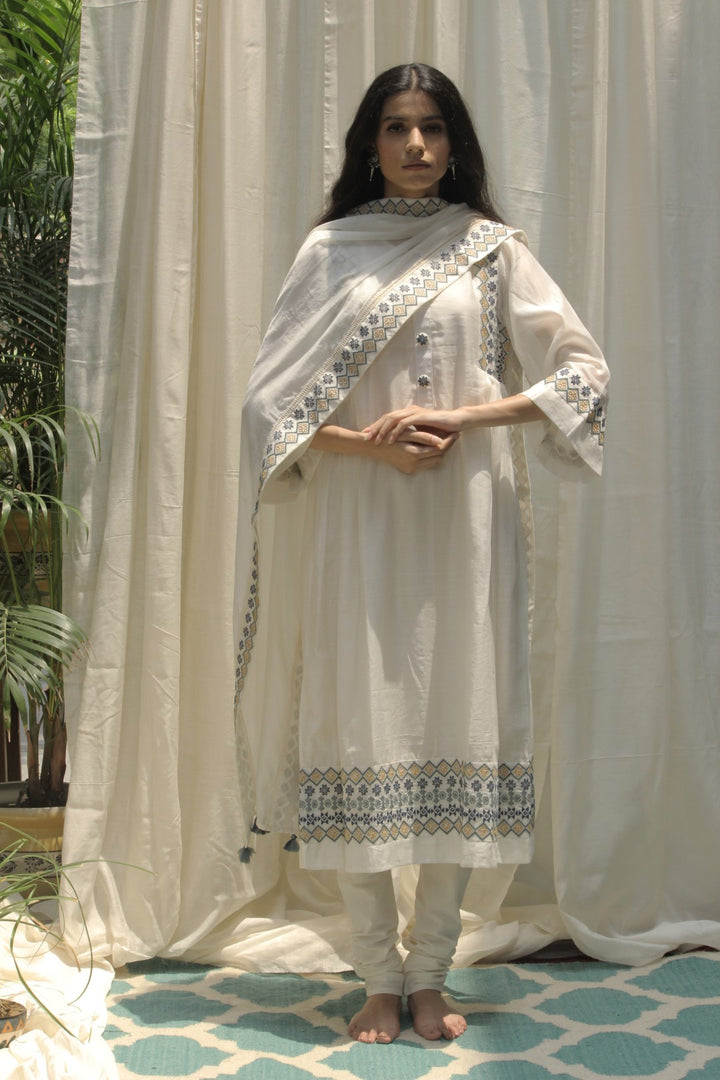 CREAM CHANDERI AZTEC EMBROIDERED SIDE PLEAT DRESS