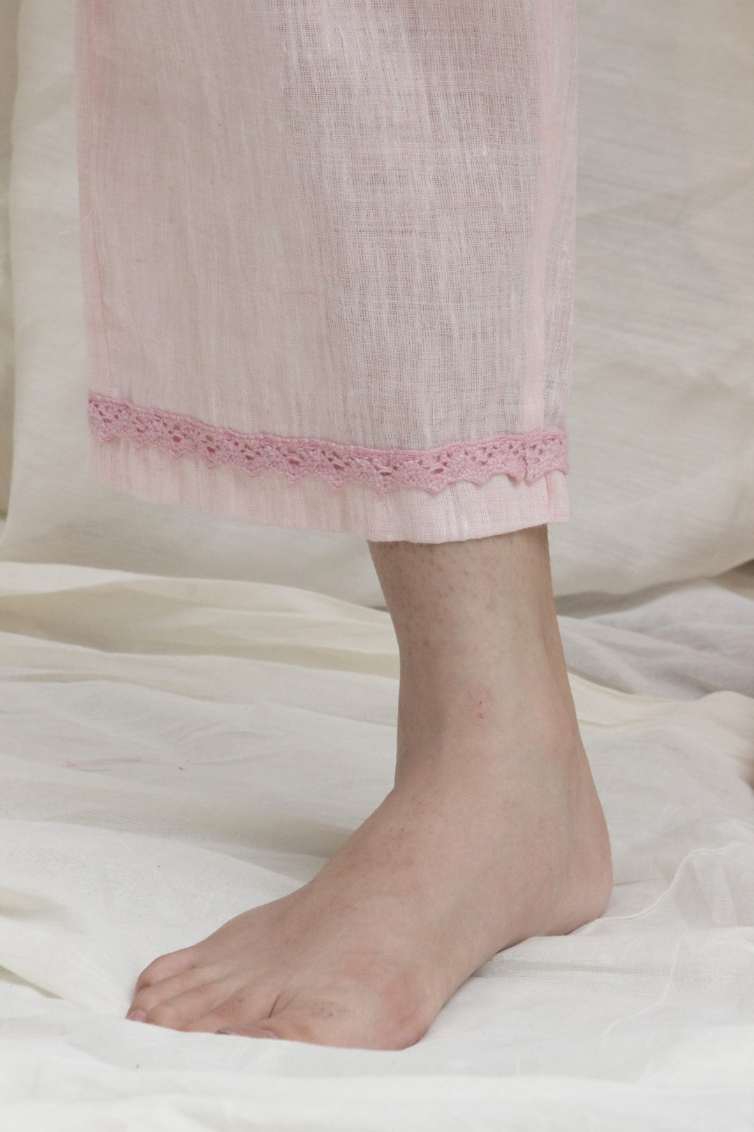 BABY PINK LINEN PANTS WITH LACE TRIM