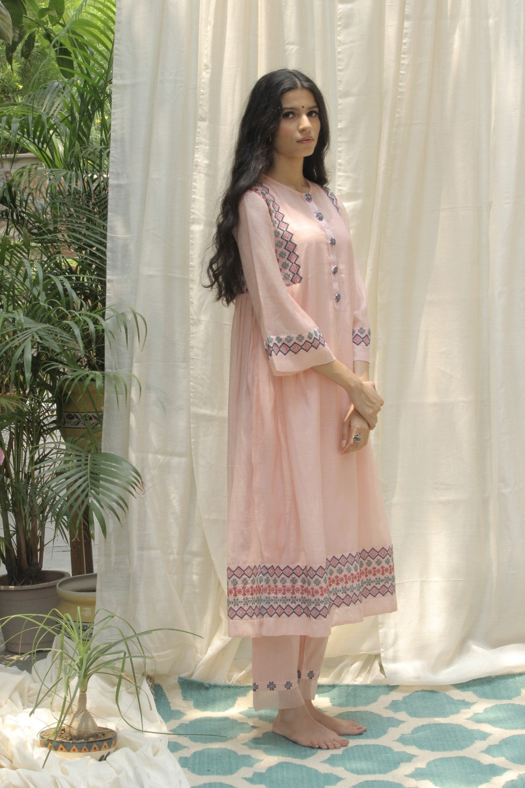 Shop Surabhi Raj Women White Cotton rich Jamdani Mandarin Collar Straight  Kurta , Slip & Pants for Women Online 39577154