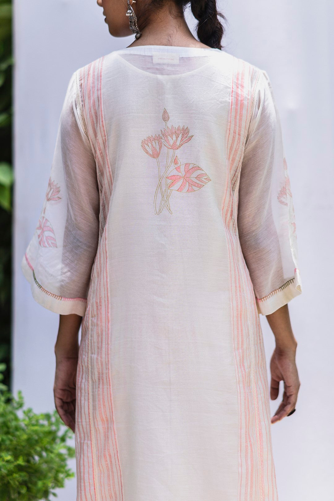 IVORY CHANDERI HAND BLOCK PRINTED FLORAL MOTIF WITH PINK STRIPE BLANKET STITCH YOKE KURTA WITH PRINTED PANTS AND LACE STOLE