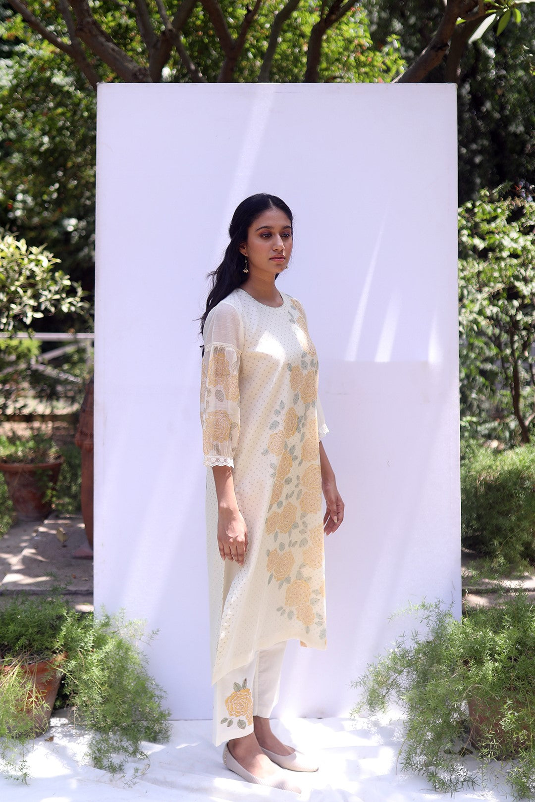 IVORY CHANDERI BLOCK PRINTED FLORAL YELLOW ROSE ARC KURTA