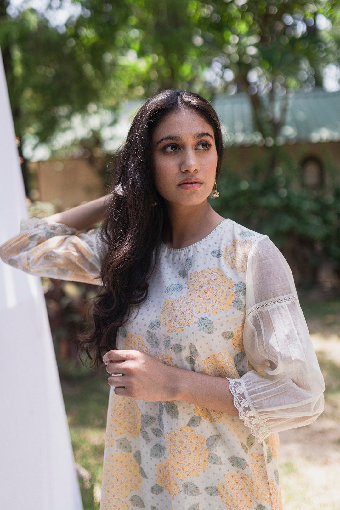 IVORY CHANDERI BLOCK PRINTED FLORAL YELLOW ROSE ARC KURTA