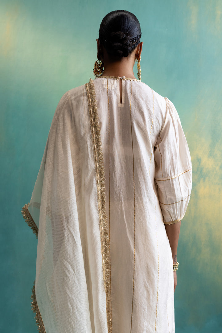 DIL-KASH CREAM STRAIGHT SILK KURTA WITH GOLD STRIPES FULL SET OF 3